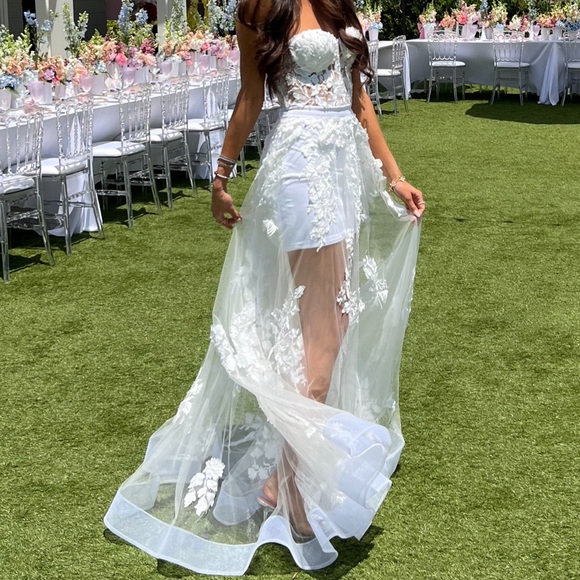 Maxi Lace Bridal gown - Picture 4 of 4